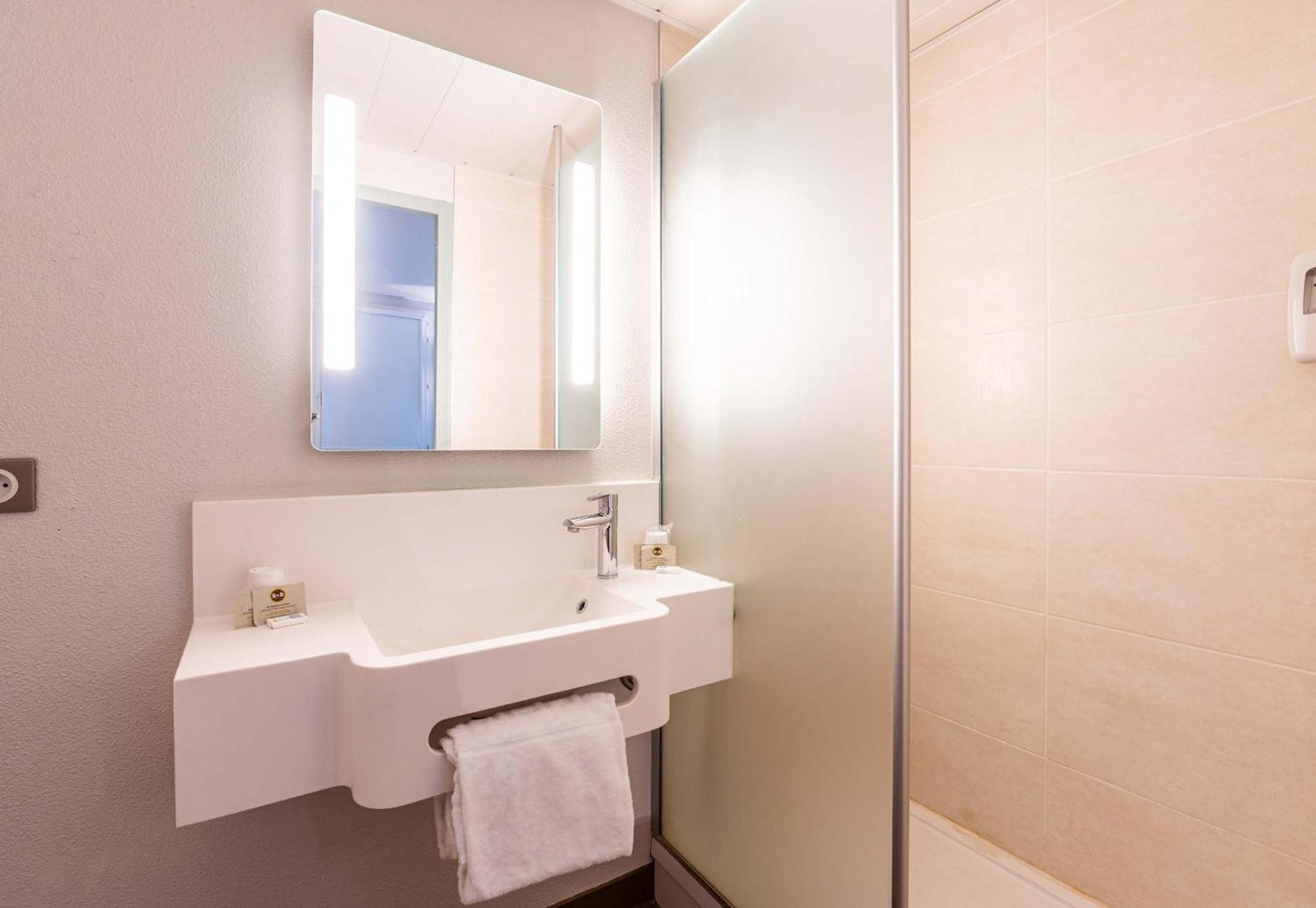 B&B Hotel Saint Jean De Maurienne Sainte-Marie-de-Cuines Kültér fotó