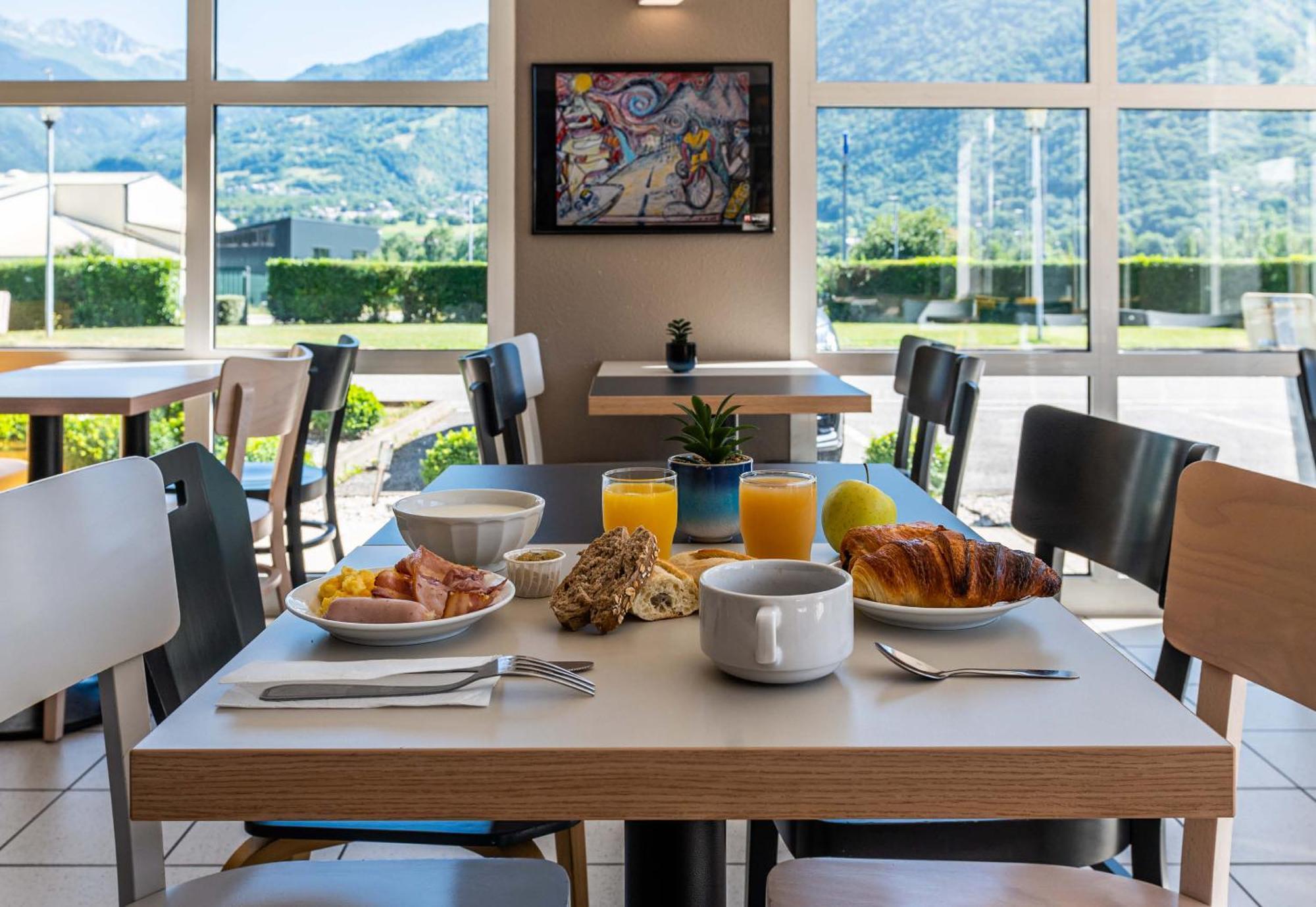 B&B Hotel Saint Jean De Maurienne Sainte-Marie-de-Cuines Kültér fotó